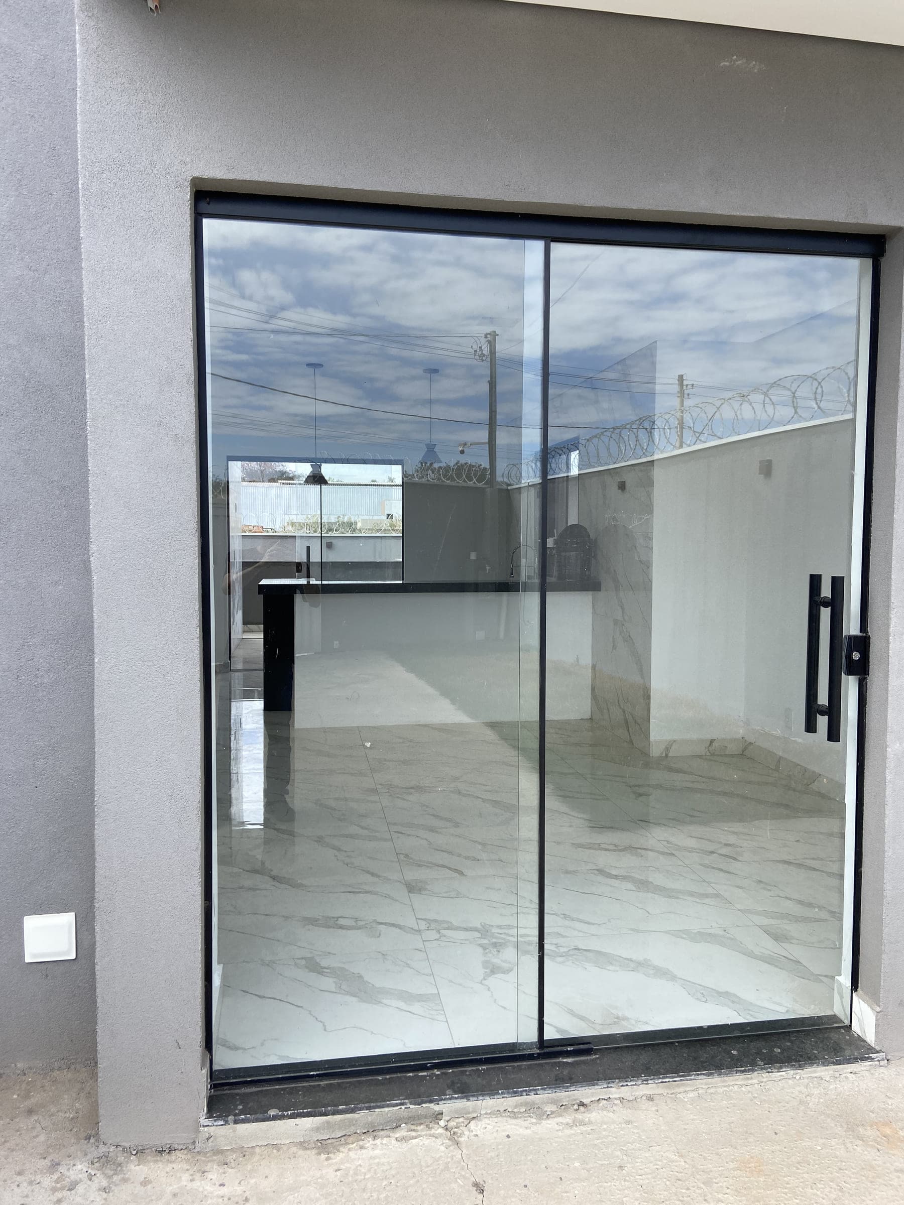 Entrada principal da residência.